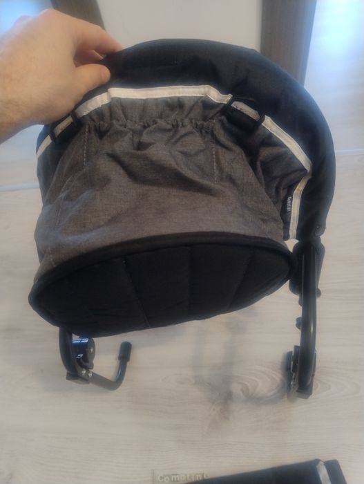 Scaun bebeluși atasabil la masa