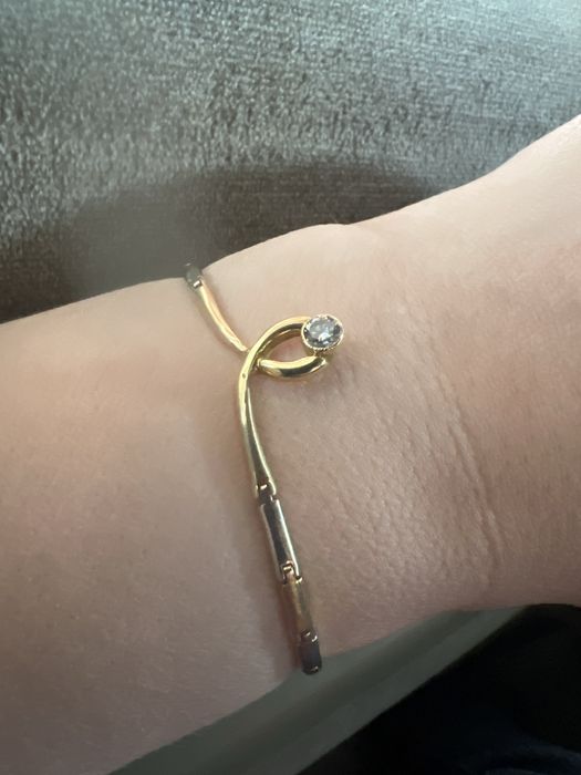 Браслет золотые 750 проба вес 9 грамм .  Доставка есть по городу алмат