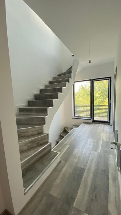 Zugrăvit tencuială mecanizată , tapet decorativă reparații apartamente