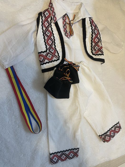 Costumas traditional bebe 3-6 luni