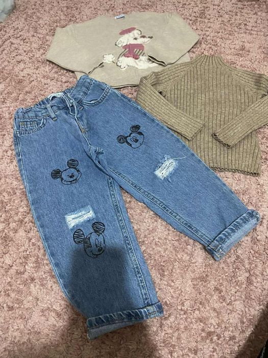 Дънки на ZARA и две блузи на Mayoral