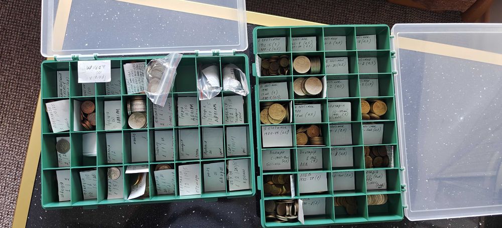 Комплект монети от различни държави