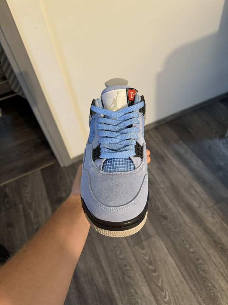 Jordan 4 Retro University Blue