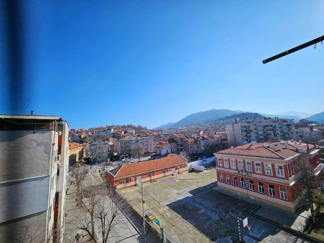Дава се под наем Двустаен апартамент в Асеновград - 119 кв.м за 408 € - Снимка #5