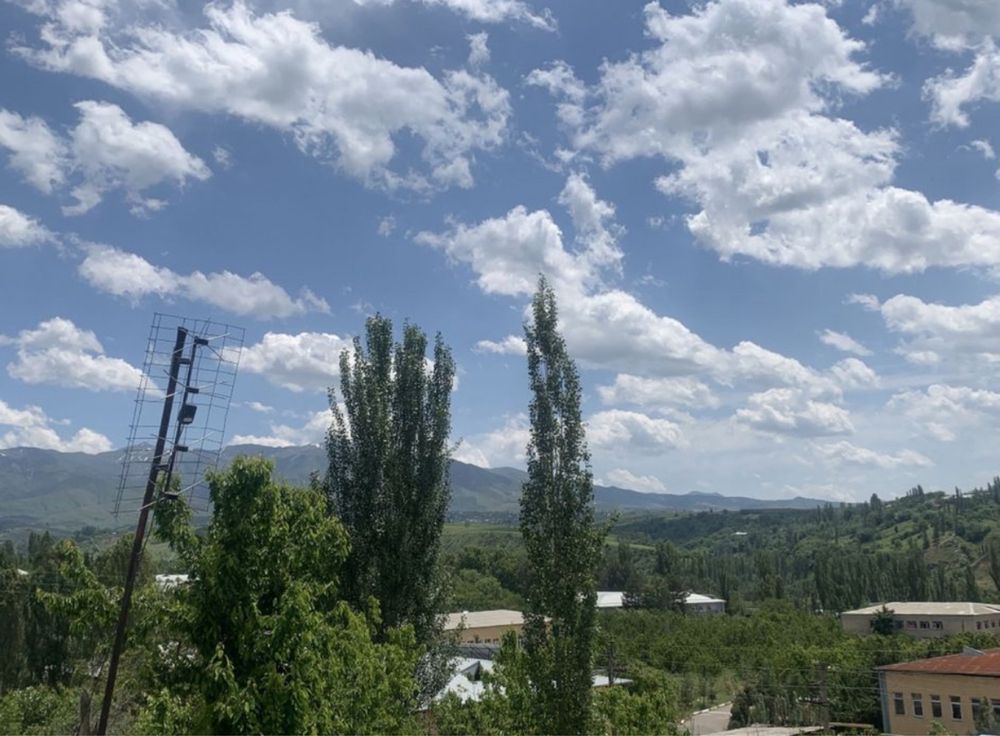 12 sotix yer sotiladi (BEZ MAKLER) parkentda
