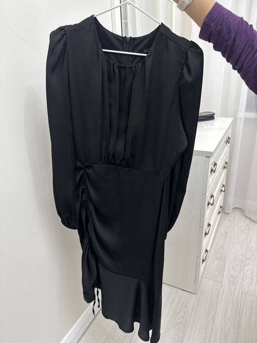 Продам атласное платье