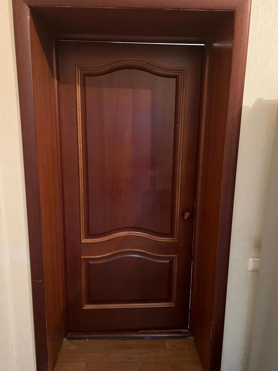 Двери деревянный