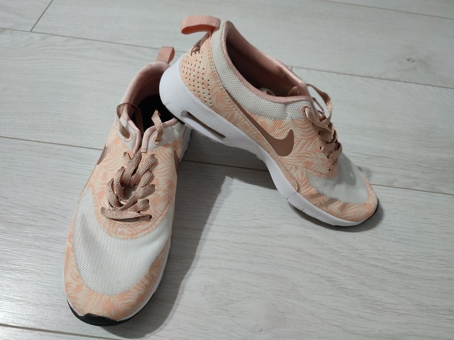 Adidași Nike mărimea 38.5