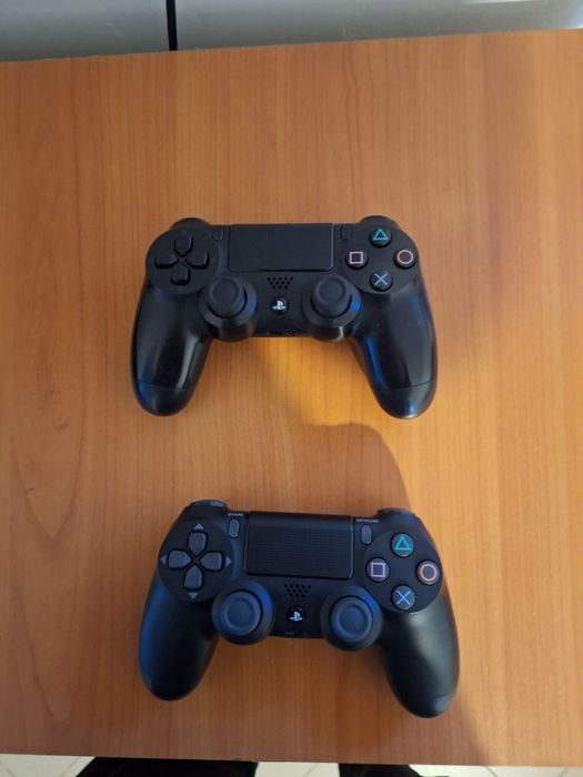 PS4 slim - 2 controllere + 2 jocuri – Pasta termica schimbata