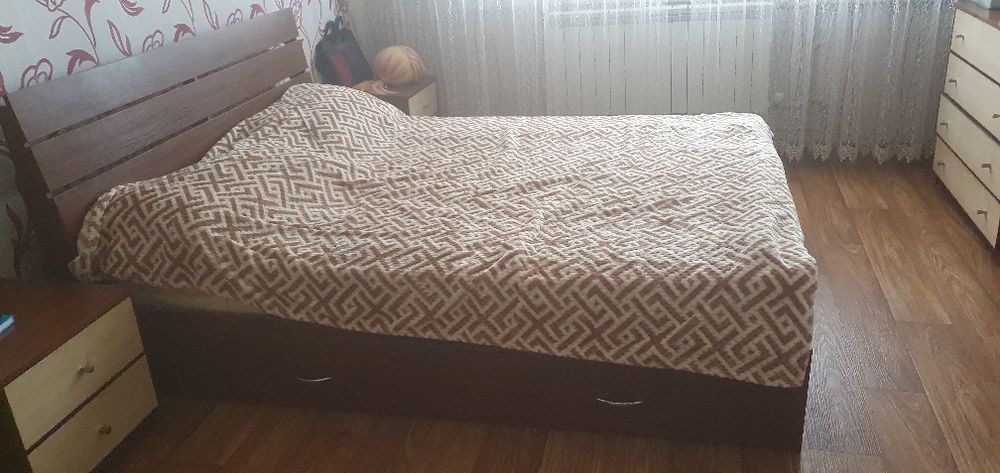 Двухспальная кровать