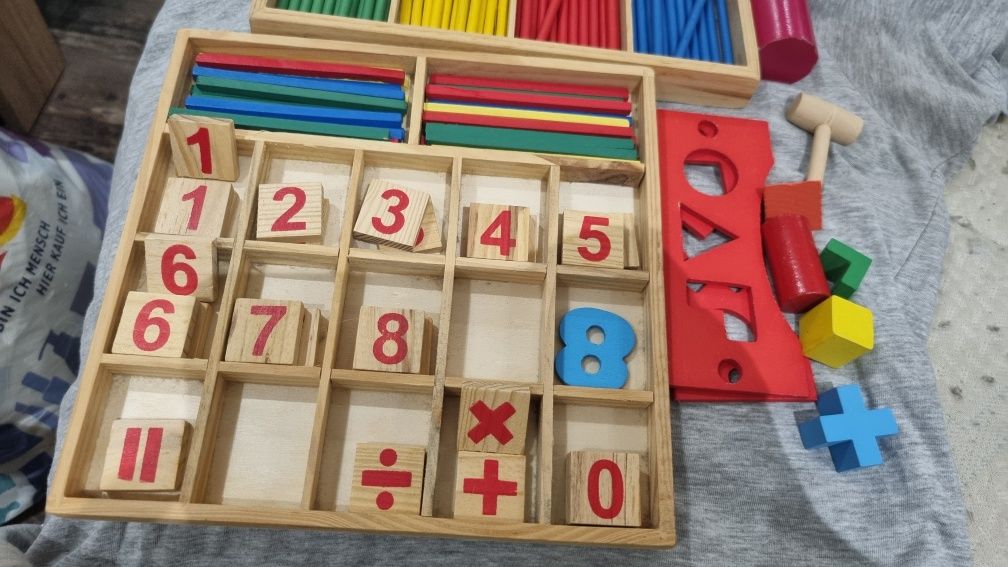 Дървени възпитателни играчки