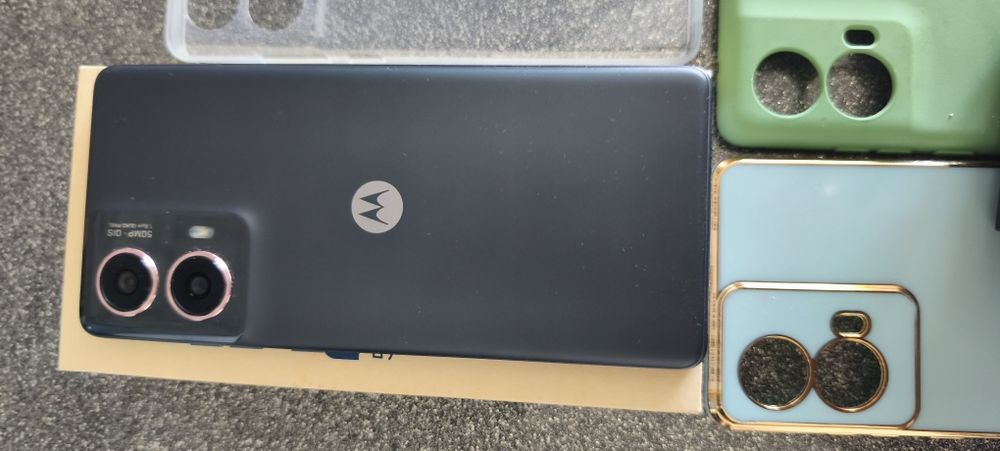 Vând telefon Motorola g 85 5g nou la cutie