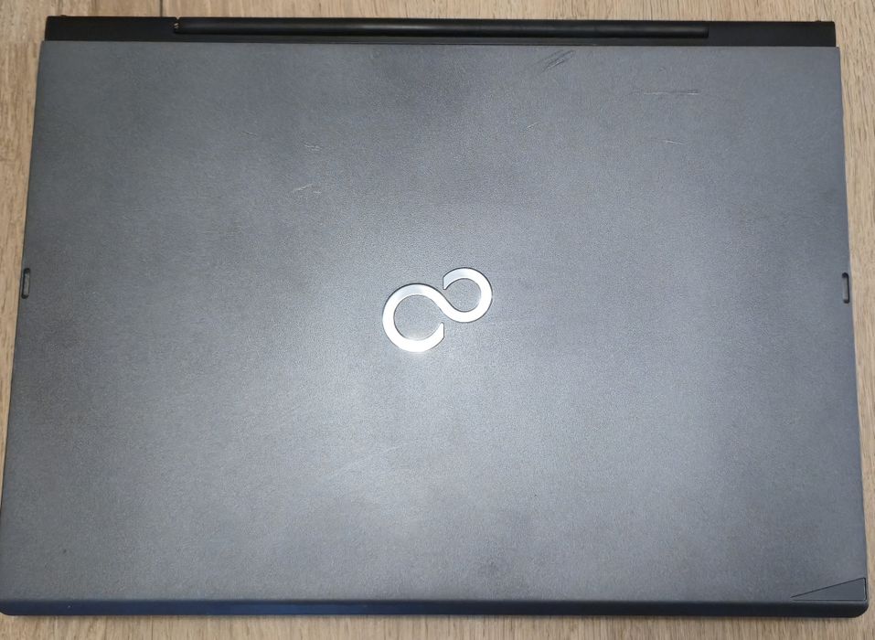 Laptop Fujitsu T936 tablet Intel I5 6300U 8GB DDR4 260 SSD Windows 11