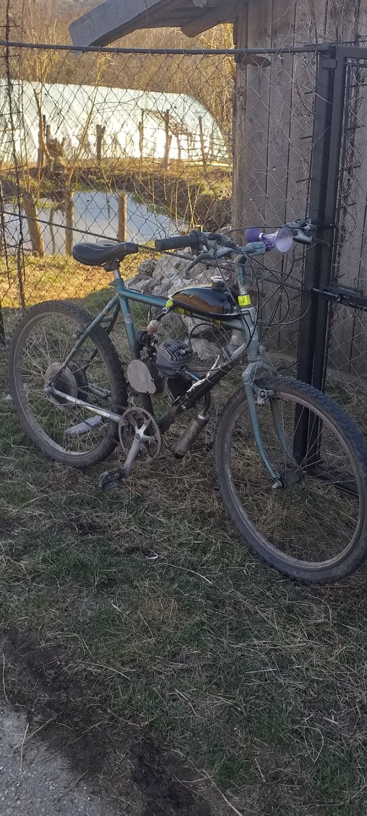 Bicicleta cu motor în 2 timpi, 80 cc