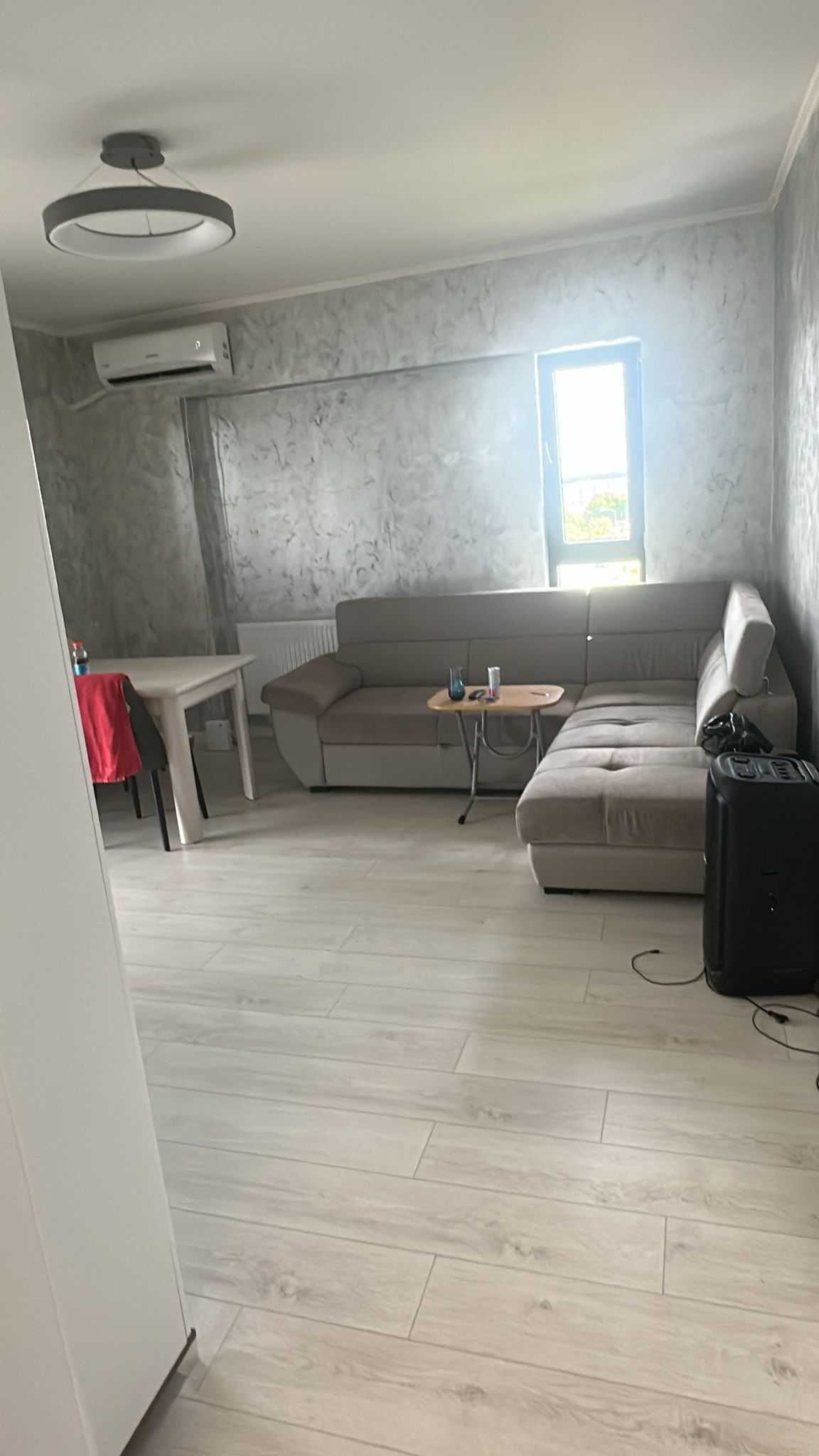 DE ÎNCHIRIAT - Apartament 3 camere, mobilat, parcare Sector 5. 450€