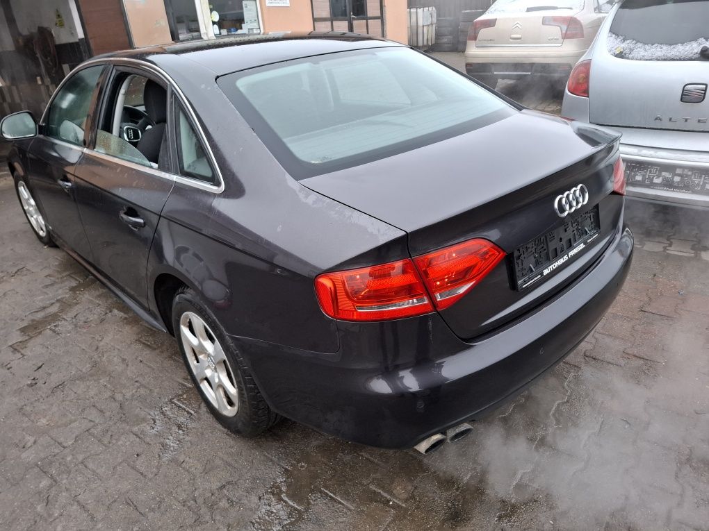 Piese/Dezmembrez Audi A4 B8 1.8TFSi CDHA fabricat 2009