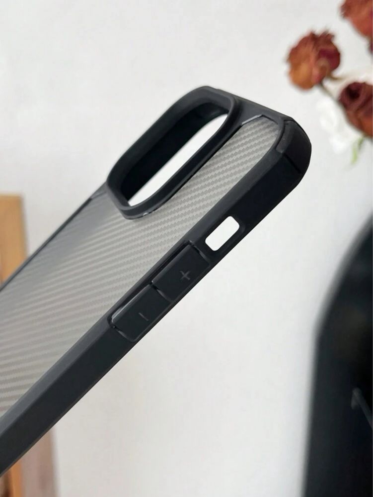 Husa iPhone 15 - fibra carbon