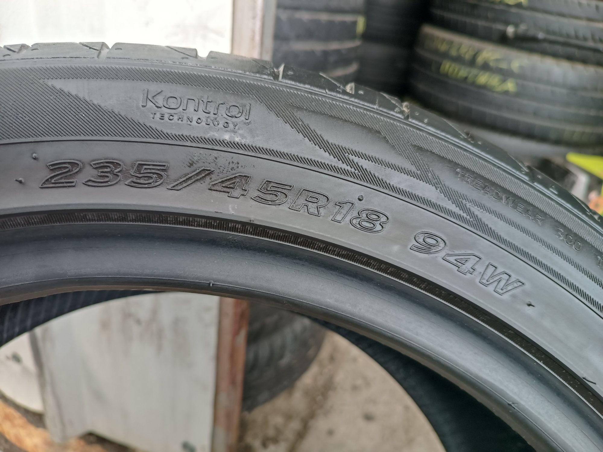 235/45/18 Hankook