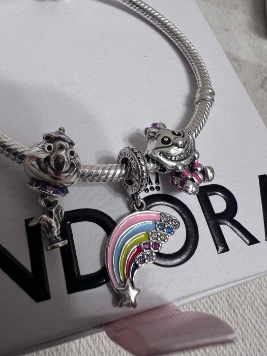 Vind bratara pandora cu talismane