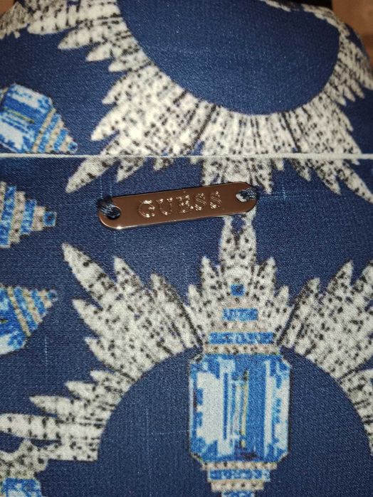 Guess маркова риза с камъни