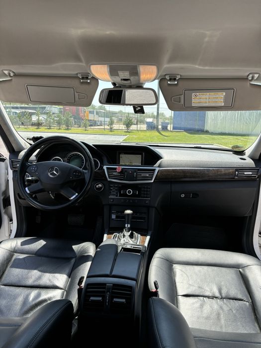 Mercedes-Benz E-Class E200