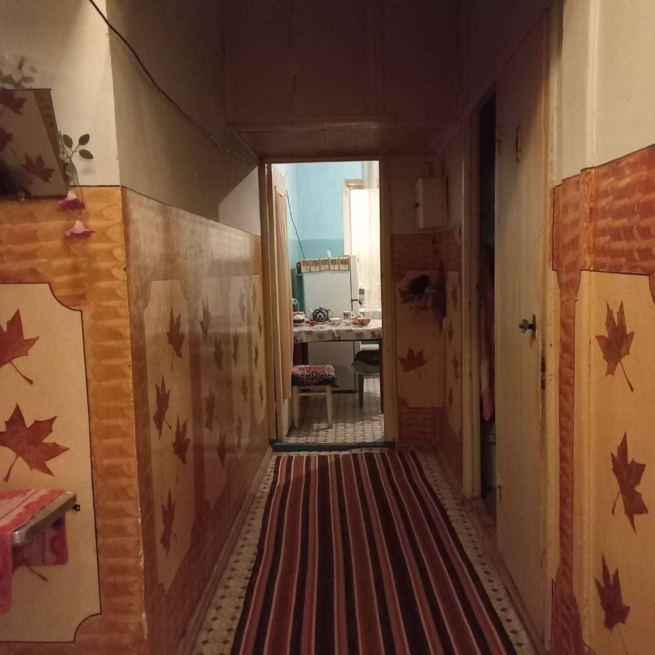 Продаётся Сергели4 четырёхкомнатная квартира на пятом этаже не торцева