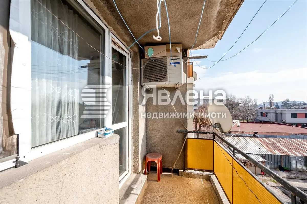 Просторен тристаен апартамент в квартал Левски