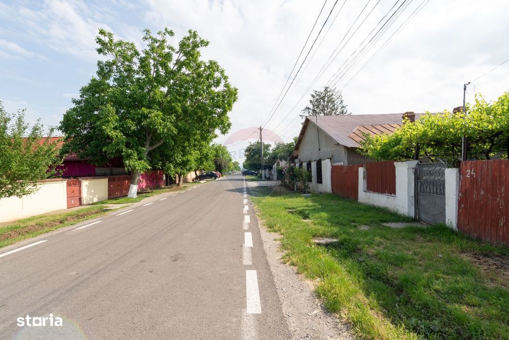 Casa cu 4 camere de vanzare , 96mp totali, sat Islaz