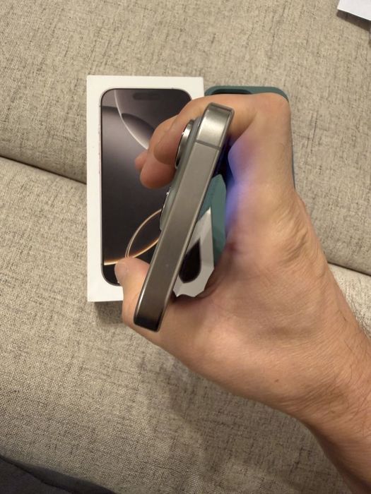 Iphone 16 pro natural titanium