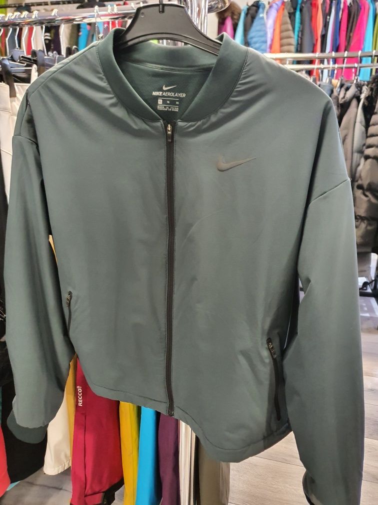 Geaca Nike dama XL , cod 231