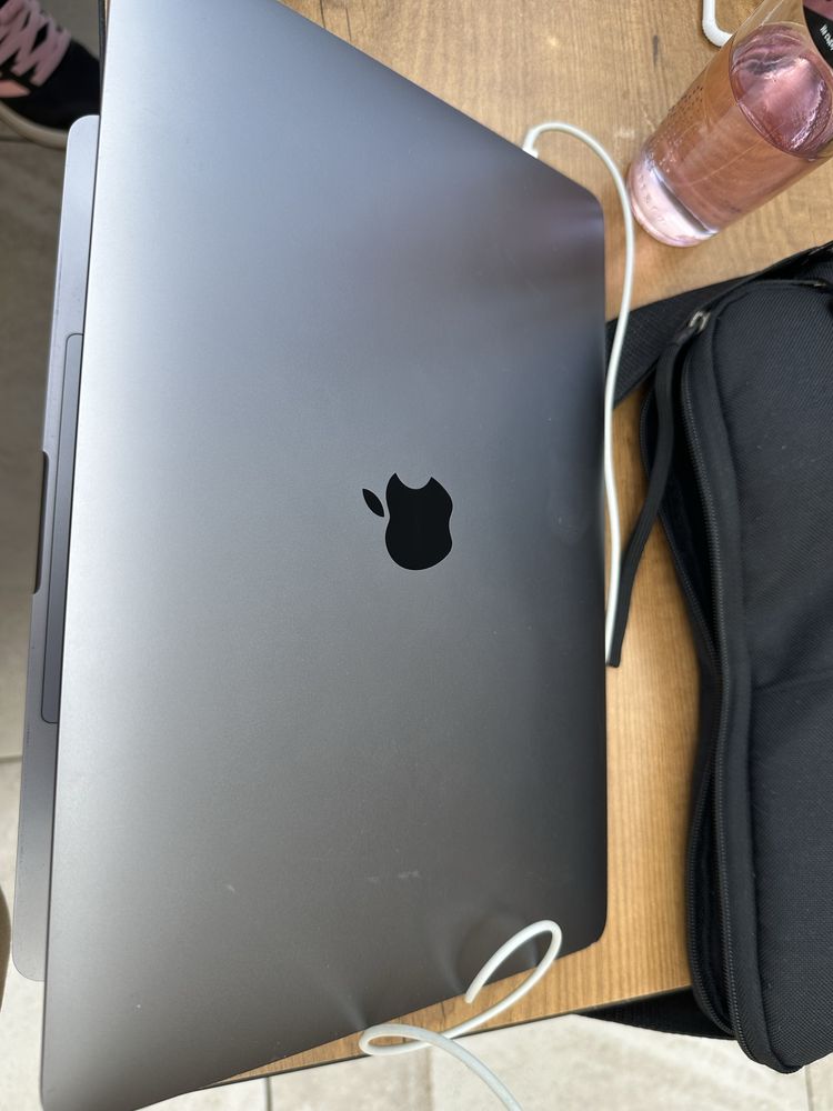 Apple Makbook Pro 13’