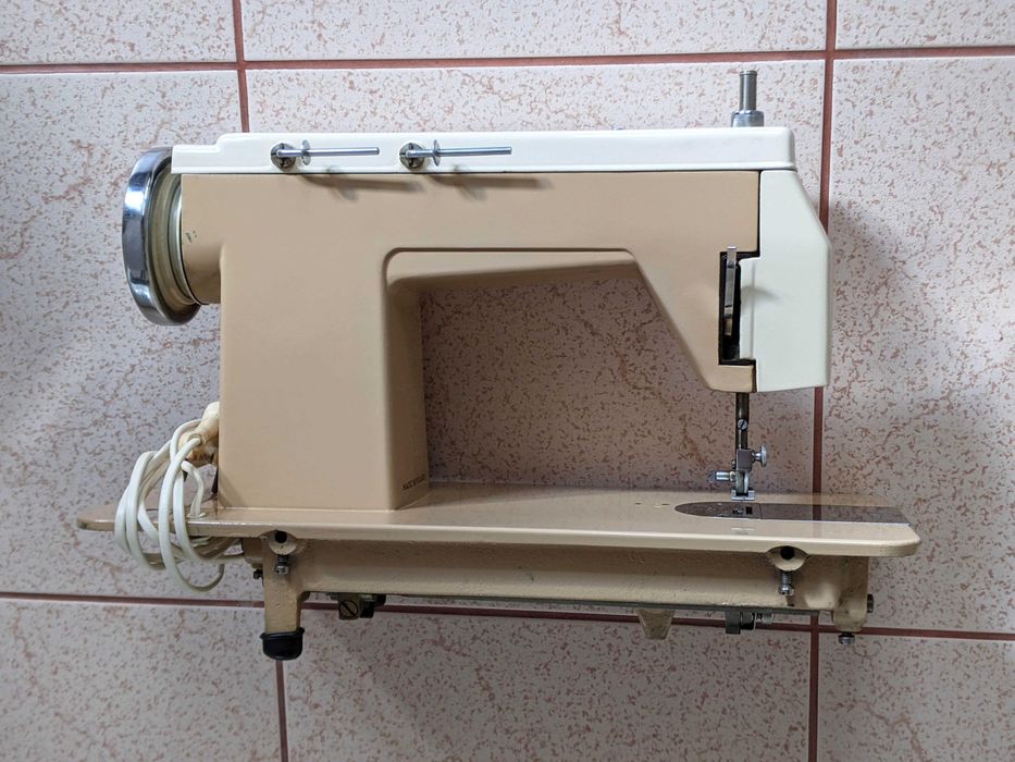 Шевна машина Лучник LUCZNIK шивашка отлична ретро антика