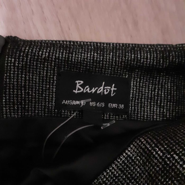 Пола р-р М - 15 лв.