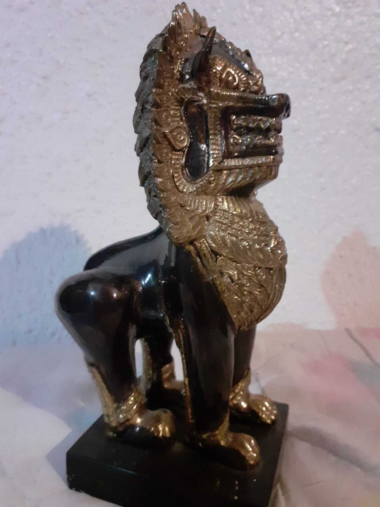 Statuie masiva din bronz