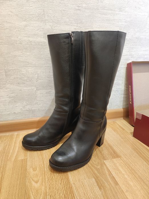 Продам зимние женские сапоги (натуральная кожа+цигейка)