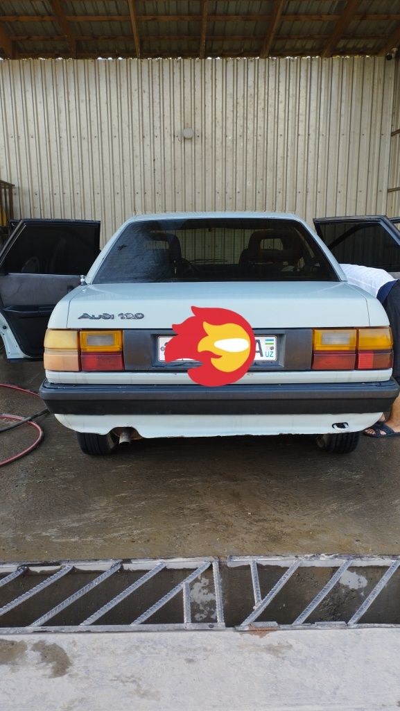 Audi 100 yaxshi xolatda