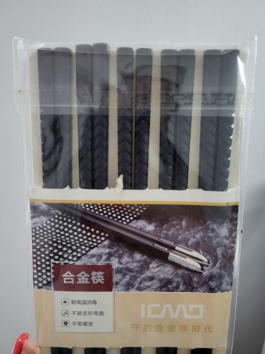 Set de bețișoarele din plastic pentru sushi