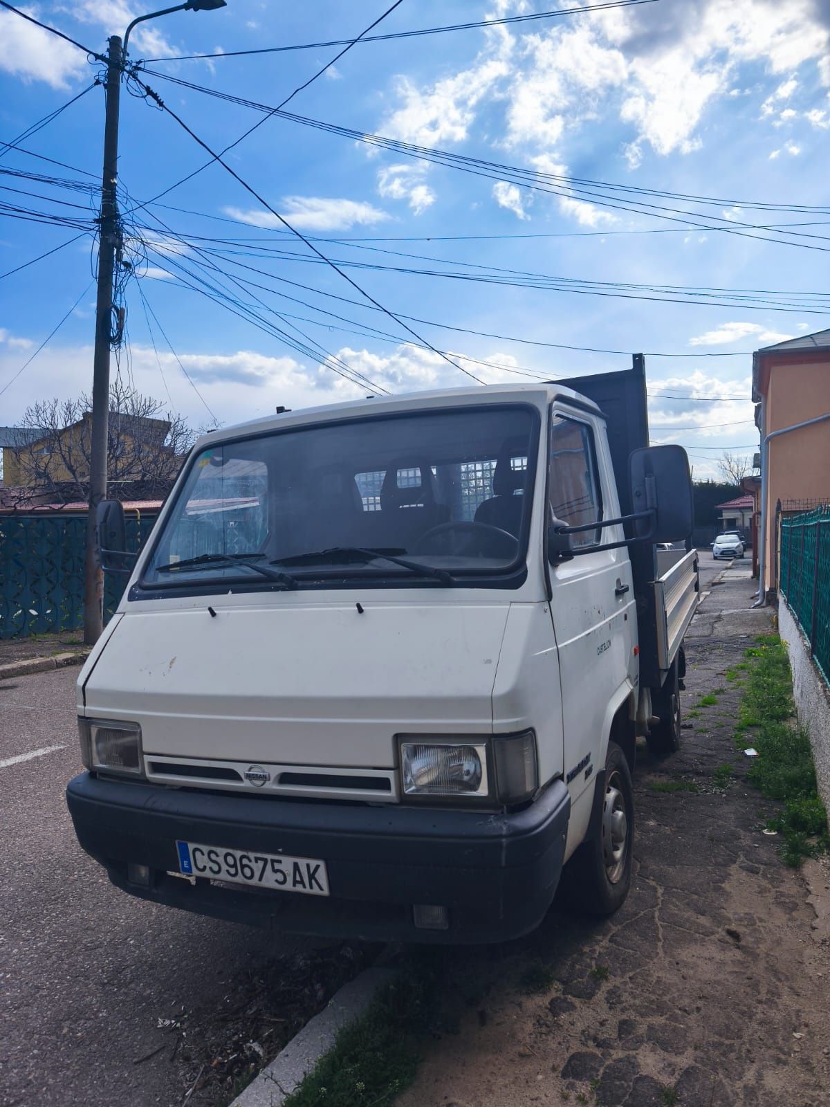 Camión Nissan trade anul 1997