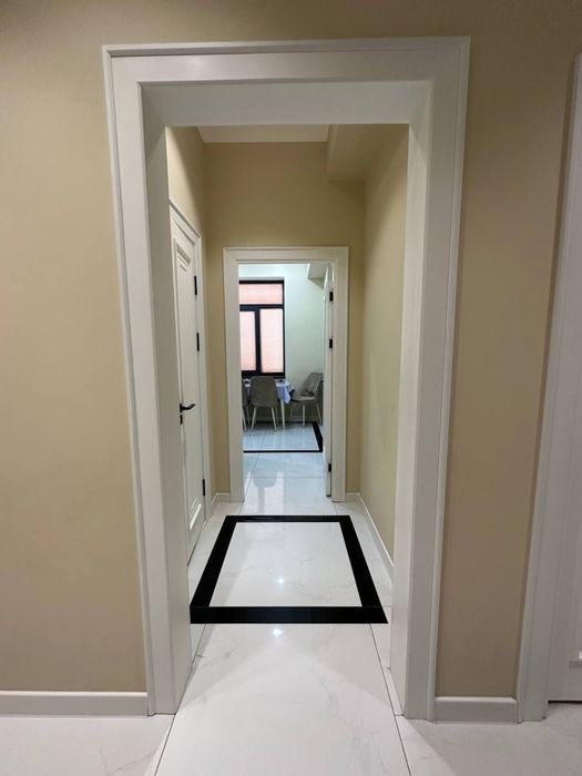 3 xonalik kvartira sotiladi. 1-etaj 92 kv lik xonadon.