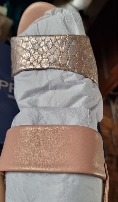 Caprice нови кожени сандали