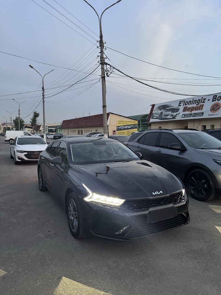 2024 kia 5 sotiladi rangi qora 8000 km yurgan kimga qiziq bolsa teluch