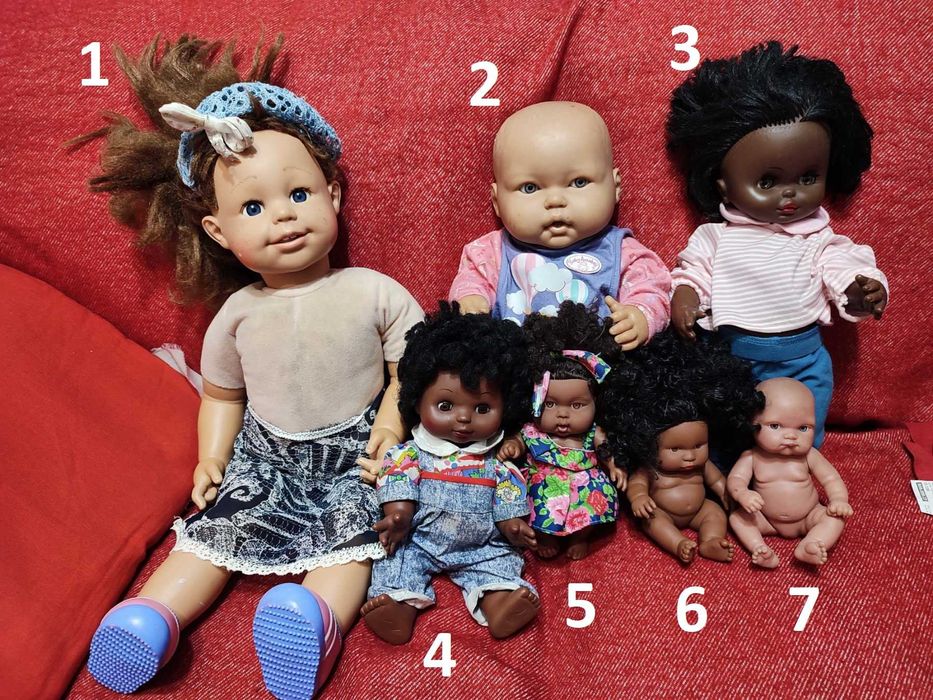 Детски кукли с дрехи