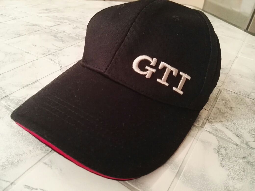 Шапка с козирка, GTI, бродиран надпис, ГТИ, НОВО, шапка GTI