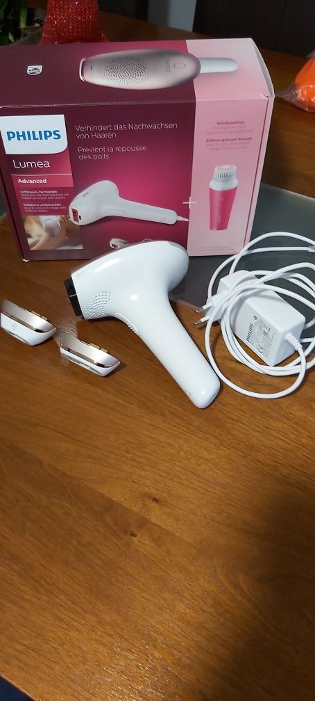 Фотоепилатор Philips Lumea IPL