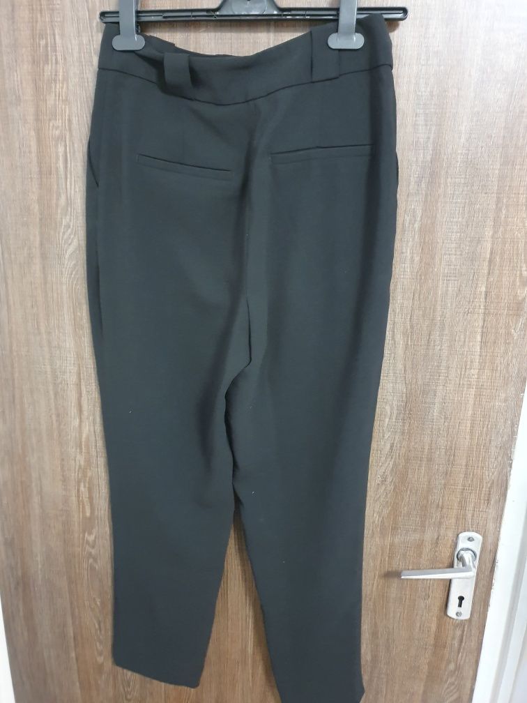 Pantaloni conici H&M