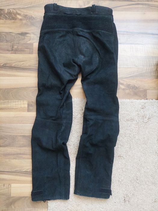 Pantaloni moto Vanucci,piele intoarsa ,stare buna
