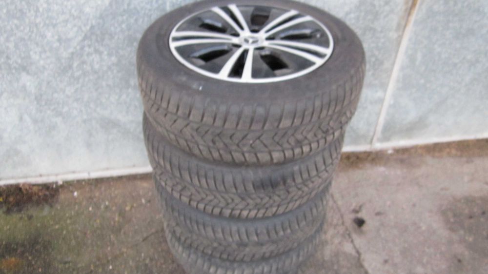 Vand set jante aliaj originale gama mercedes pe 17 cu anvelope iarna