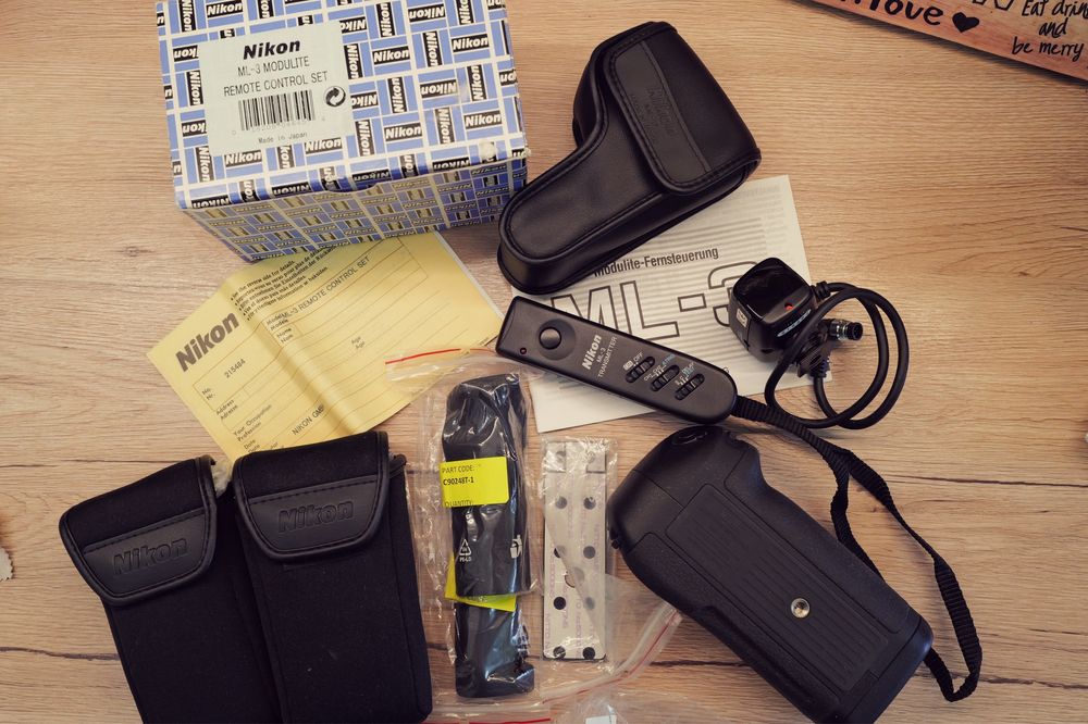 Lot Nikon Grip MB-D12 Telecomanda ML-3 curele de umar D800 810 850 5D