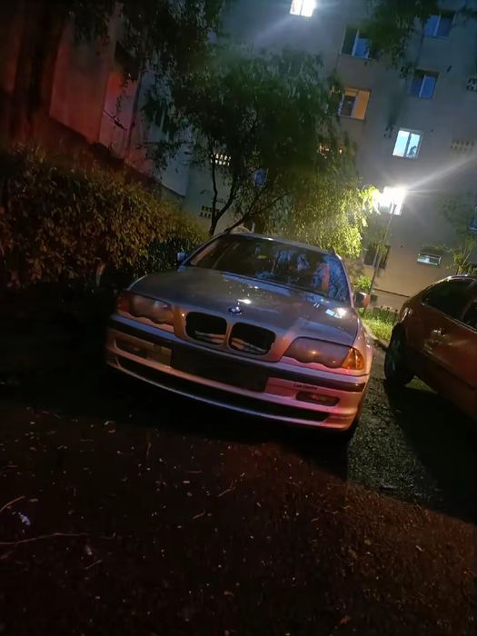 Vând întreg fara acte și fara fiscal pentru piese , BMW E46 320D