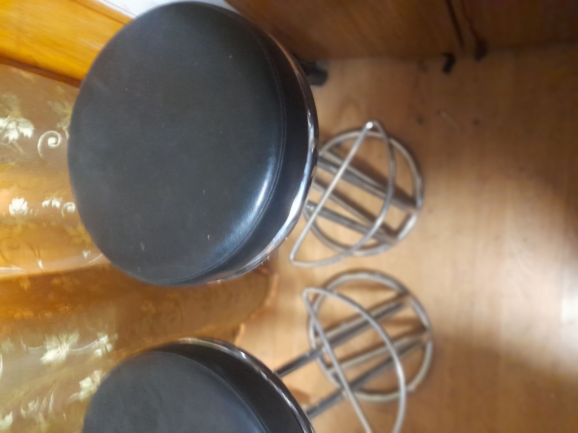 Scaune de bar  cu sezut din pele ecologica